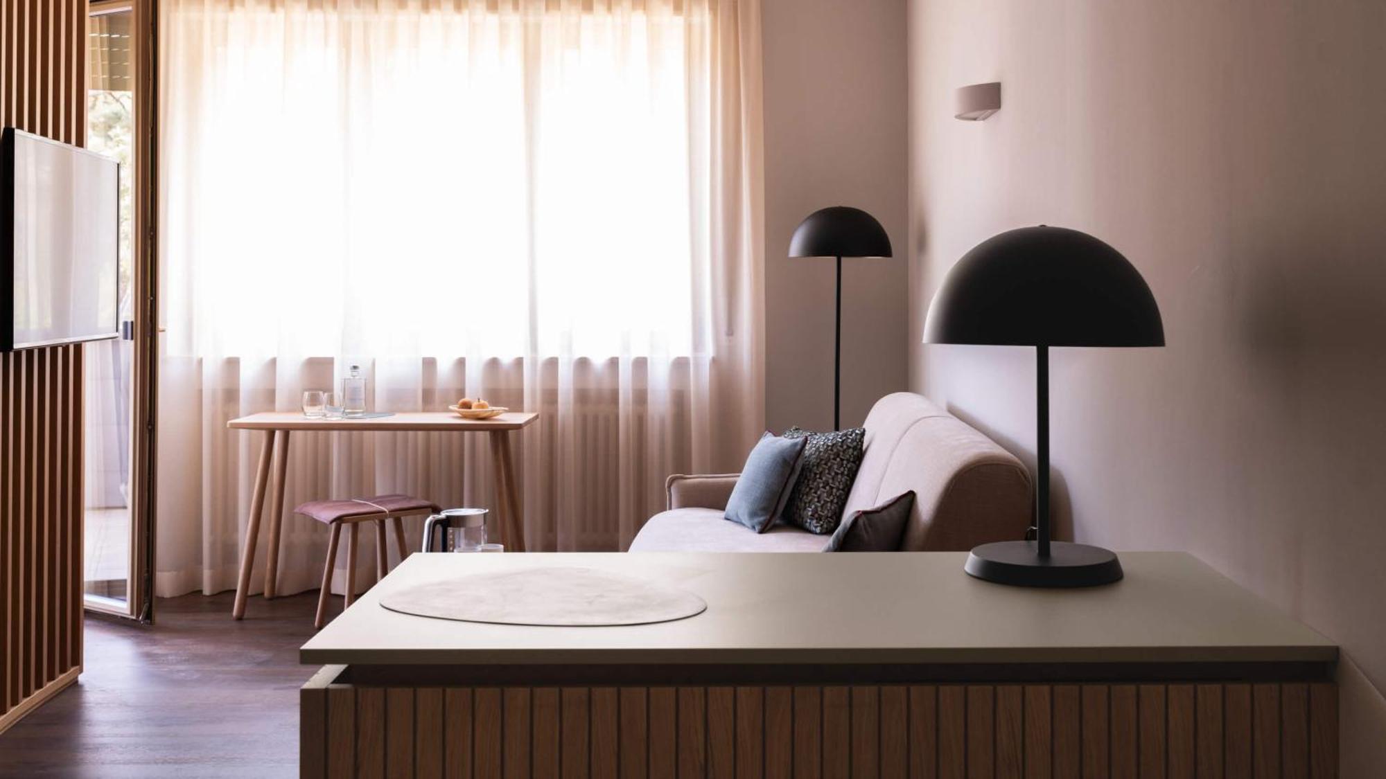 Flora Hotel & Suites ميرانو المظهر الخارجي الصورة