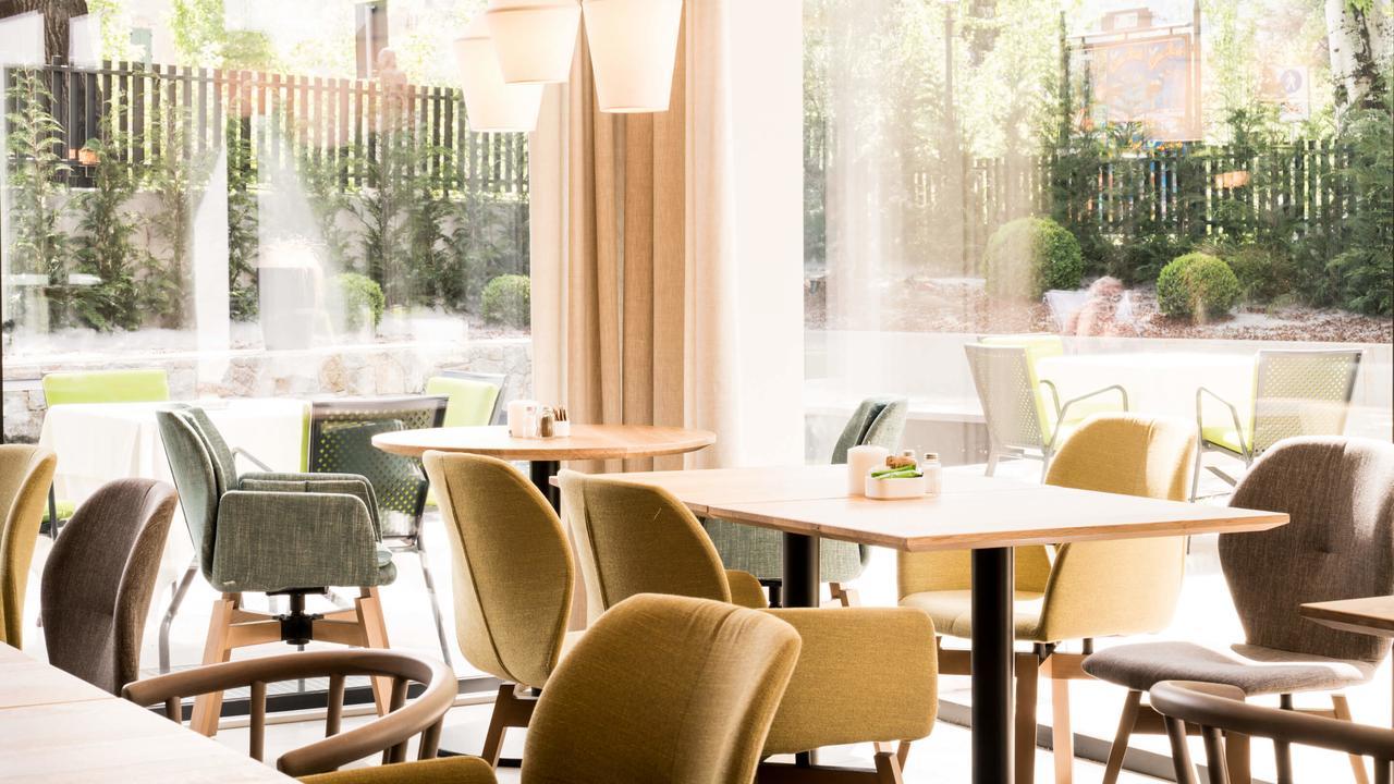Flora Hotel & Suites ميرانو المظهر الخارجي الصورة