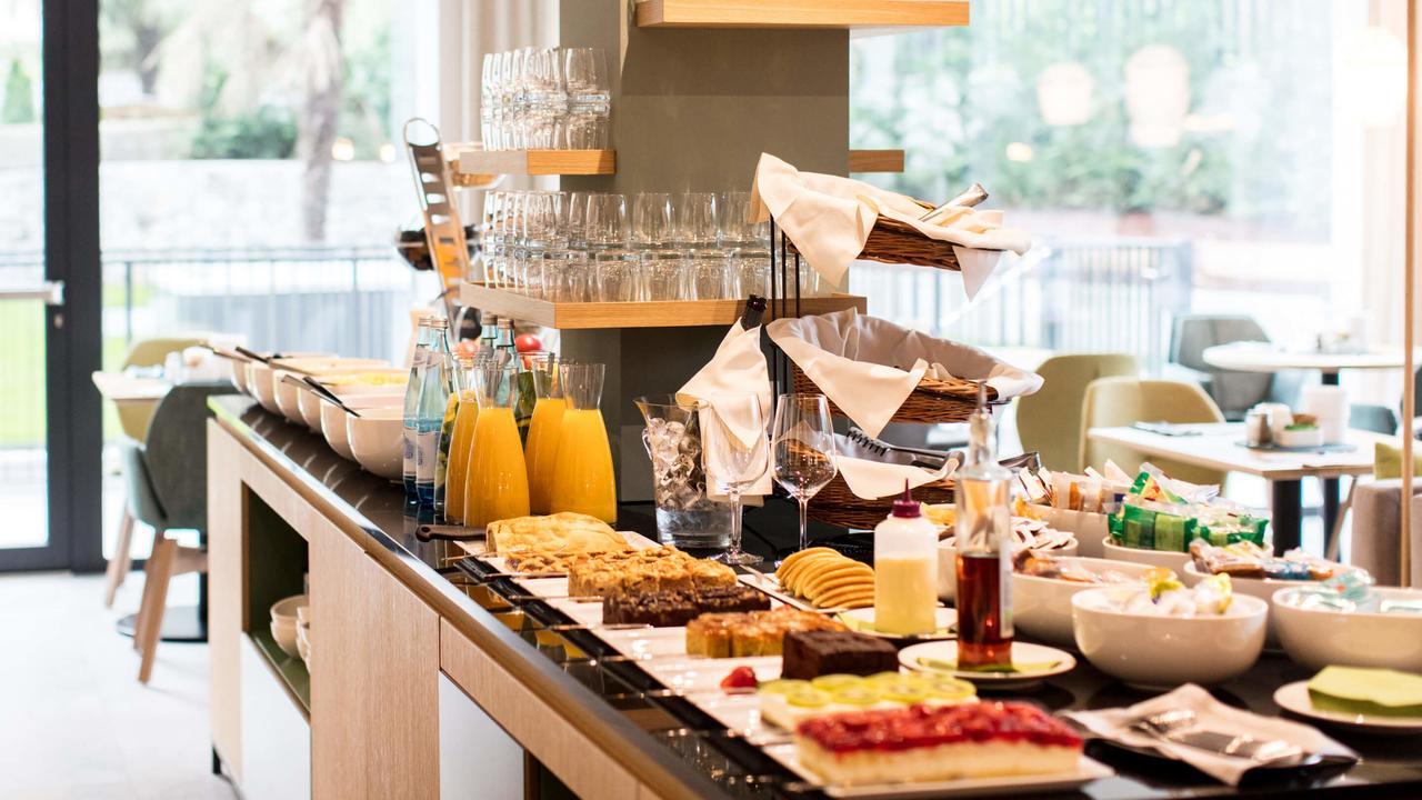 Flora Hotel & Suites ميرانو المظهر الخارجي الصورة