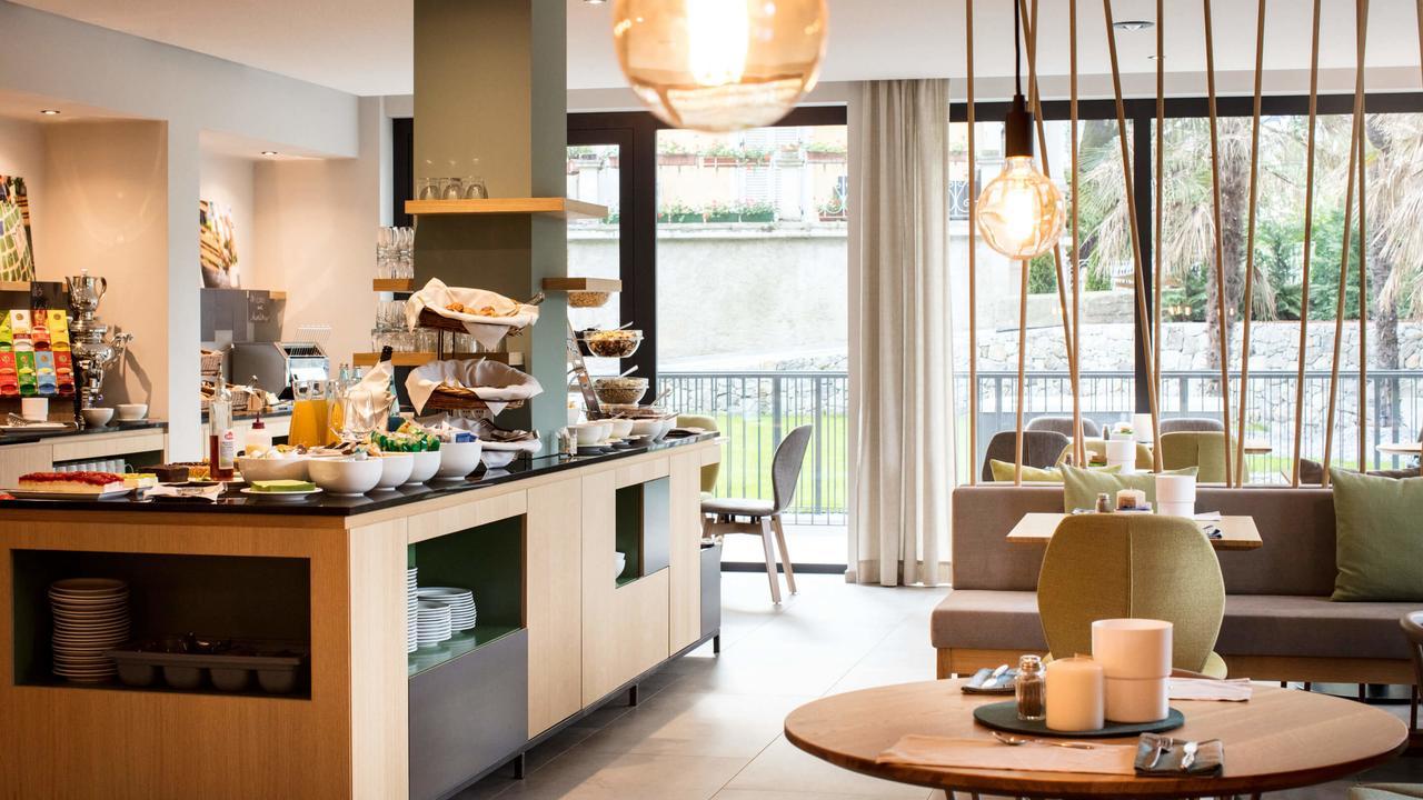 Flora Hotel & Suites ميرانو المظهر الخارجي الصورة